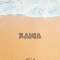 إسم Rania مكتوب على صور الرمل
